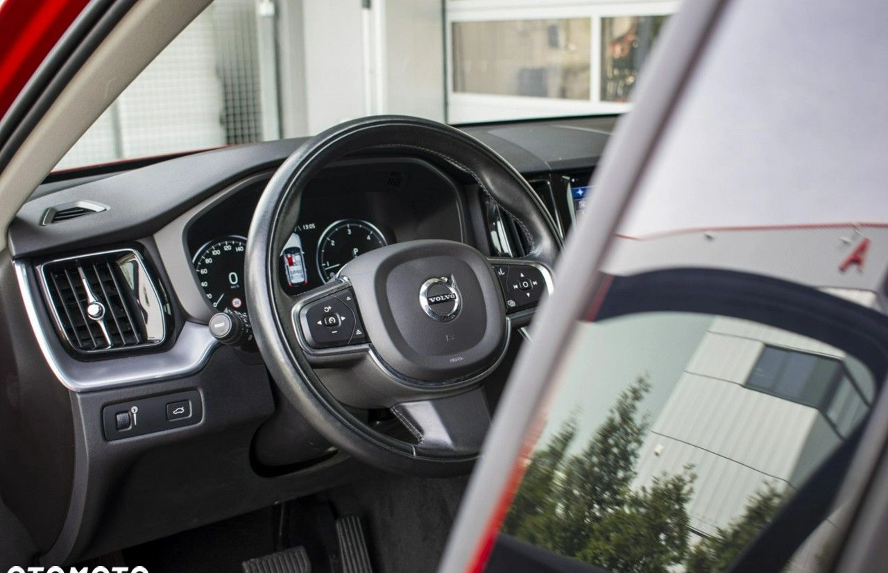 Volvo XC 60 cena 159900 przebieg: 107174, rok produkcji 2020 z Siewierz małe 466